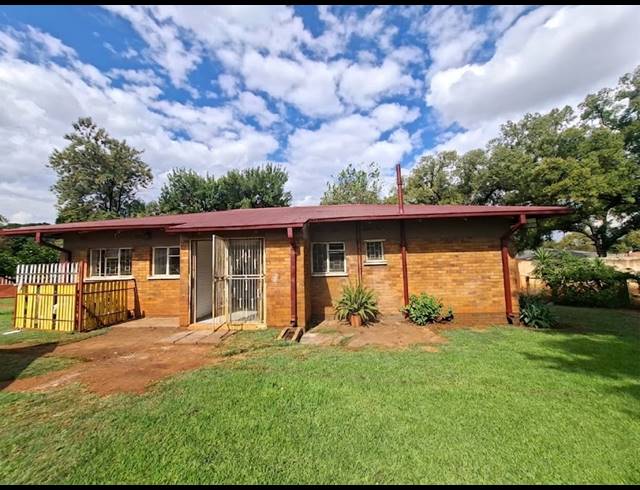 3 BEDROOM HOUSE FOR SALE IN VANDERBIJLPARK CW 1